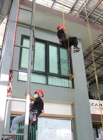 ทำความสะอาดบนที่สูงกุมานนท์สุราษฎ์ธานี